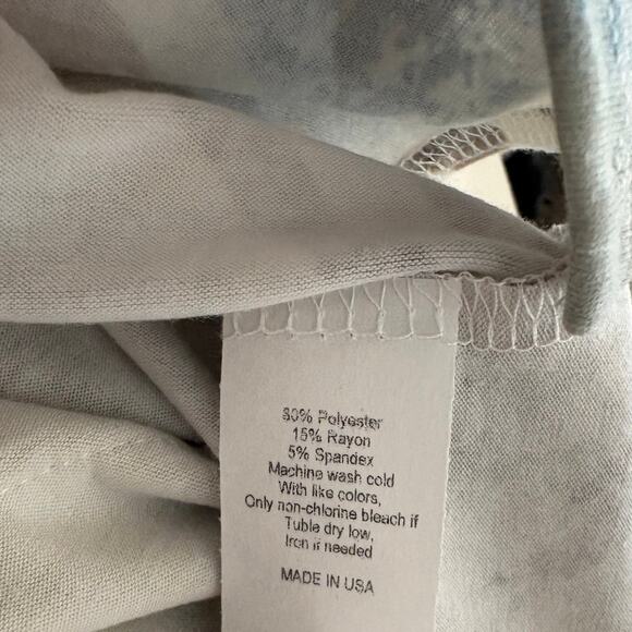 New! HOPELY Green Tie Dye Flag Print Women’s T-shirt Medium - Picture 7 of 7